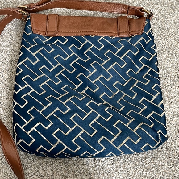 Tommy Hilfiger Crossbody Purse - Picture 2 of 5
